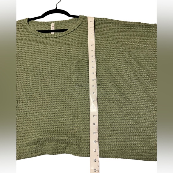 NWOT Melody Thomas Studio Long Sleeve Waffle Knit Top - Picture 3 of 9